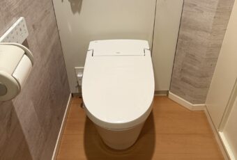 使用商材：LIXIL　サティスSタイプ　ピュアホワイト