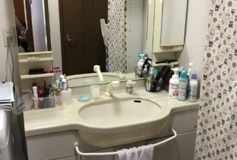 収納が足りず、棚を設置してらっしゃいました。