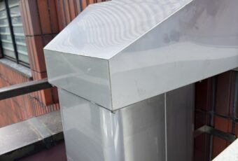 屋外のダクトです。