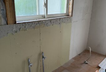 既存のキッチンを撤去したところ